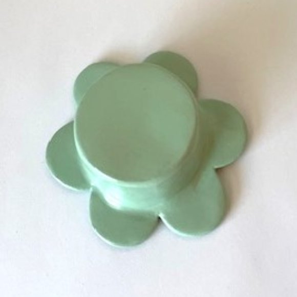 Sea Glass Green Flower Tea Light Candle Holder - Picture 4 of 4